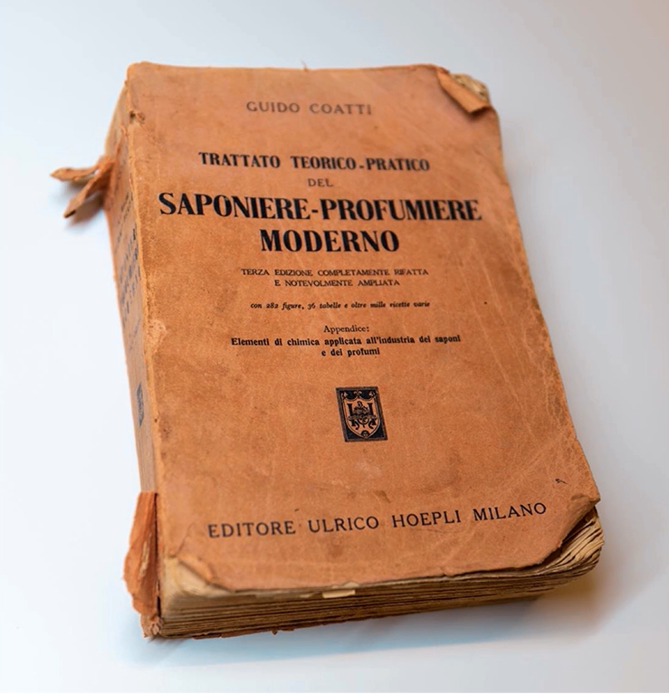 foto_diasen_manuale_saponiere_profumiere_moderno