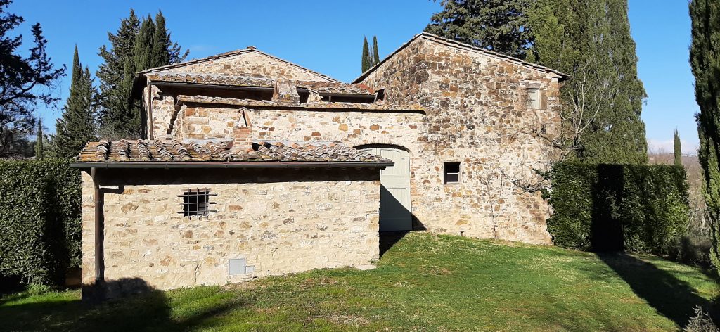 Ripristino strutturale pareti interne antico casale in pietra