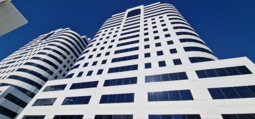 Decork Alfareflex - Trillium Towers, Los Angeles, USA